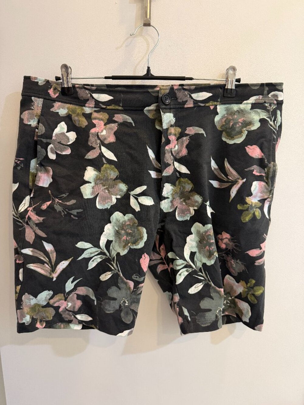Goodman Brand Black Floral Shorts XL